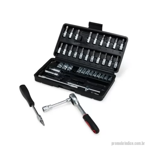 Kit ferramenta personalizado - Solução para reparos, garantindo precisão ao apertar ou afrouxar parafusos. Nosso Kit com 45 peças é perfeito para diferentes tarefas de manutenção. Composto por 1 chave catraca reversível, 13 soquetes, 21 soquetes com bits, 1 ponta Torx, 3 chaves hexagonais, 1 cabo Fixo, 1 junta universal, 1 cabo de força em T, 1 adaptador de bits e 2 extensões flexíveis. As peças vêm organizadas em uma maleta de plástico resistente, garantindo que tudo fique sempre em ordem e fácil de transportar.