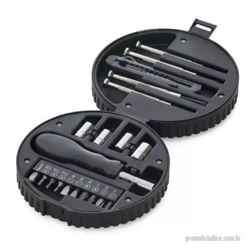 Kit ferramenta personalizado - Kit ferramenta 20 peças com estojo formato pneu em plástico resistente. Pneu preto com aro prata, possui trava lateral. Contém: 2 mini chaves de fenda e 2 mini chaves phillips, estilete, 4 extensores bocais(7mm, 8mm, 9mm e 10mm), chave canhão e conjunto 10 pontas(4 chaves phillips, 2 chaves fenda, 3 chaves torx e um adaptador).