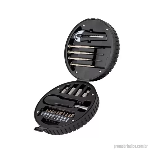 Kit ferramenta personalizado - Kit ferramenta 20 peças com estojo formato pneu em plástico resistente. Pneu preto com aro prata, possui trava lateral. Contém: 2 mini chaves de fenda e 2 mini chaves phillips, estilete, 4 extensores bocais(7MM, 8MM, 9MM e 10MM), chave canhão e conjunto 10 pontas(4 chaves phillips, 2 chaves fenda, 3 chaves torx e um adaptador).