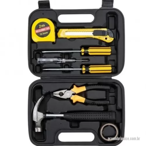 Kit ferramenta personalizado - Kit ferramenta 8 peças em estojo plástico. Maleta plástica com detalhe retangular no centro frontal e verso liso, possui texturização no estojo e duas travas superiores. Acompanha: fita isolante, martelo, alicate, chave Philips, chave teste, chave de fenda, trena 2 metros e estilete.     Personalizado com etiqueta resinada