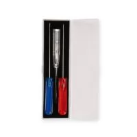 Descrição: Kit ferramentas com três chaves de cabo plástico, haste e ponta metálicas. Contém chave de fenda, chave Phillips e chave de teste. Acompanha estojo plástico com espuma removível para acomodar as ferramentas.  Largura :  5 cm  Comprimento :  18,2 cm  Espessura :  2 cm  Medidas aproximadas para gravação (CxL):  16 cm x 4 cm (estojo)  Peso aproximado (g):  75