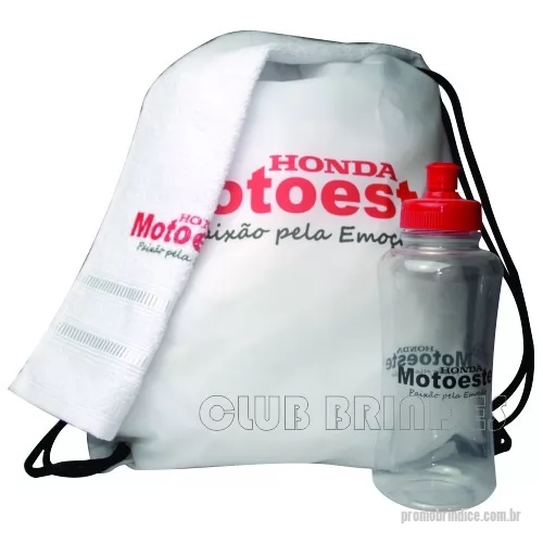 Kit fitness personalizado - Kit composto por mochila saco em nylon, squeeze pet 550 ml e toalha fitness. Disponível em várias cores. Gravação da logomarca em 1 cor já inclusa.  Tamanho: Mochila Saco aprox. 41 cm X 32 cm.