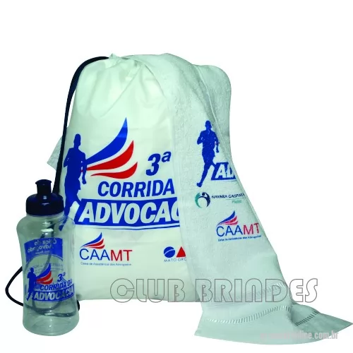 Kit fitness personalizado - Kit composto por mochila saco em nylon, squeeze pet 550 ml e toalha fitness. Disponível em várias cores. Gravação da logomarca em 1 cor já inclusa.  Tamanho: Mochila Saco aprox. 41 cm X 32 cm.