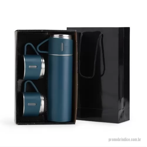 Kit Garrafa com Caneca personalizado - Kit garrafa térmica 450ml com duas tampas extras que podem ser utilizadas como xícaras. Garrafa produzida em inox com base antiderrapante e tampas de inox com revestimento plástico. Acompanha sacola de papel com berço de papelão para acomodação das peças.  Altura :  25,5 cm