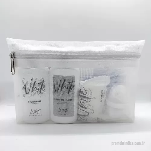 Kit higiene pessoal personalizado - Necessaire modelo telada, contendo shampoo 60ml, condicionador 60ml, sabonete 25 grs,  pente reto simples, escova dental, pasta colgate 30grs, fio dental individual, touca de banho com xuxinha ,  lenço demaquilante,   04 cotonetes 