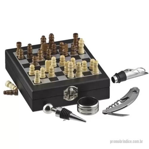 Kit jogos personalizado - Kit vinho, com 4 acessórios, tabuleiro e peças de xadrez