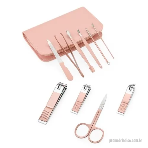 Kit manicure personalizado -  Kit Manicure 10 peças em estojo de couro sintético, perfeito para embelezar e cuidar das unhas, podendo ser usado em casa ou em salões de beleza. Com três cortadores de unha, tesoura, lixa, pinça, empurrador de cutícula, removedor de cutícula, palito de unha e espátula para ouvido, este kit oferece tudo o que precisa para manter as unhas e cuidados sempre em dia.