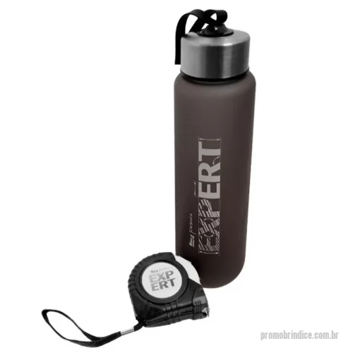 Kit personalizado - Kit caderno com capa kraft colorida 24,30 x 18,40 com 98 folhas e páginas para dados pessoais, calendário e planejamento, squeeze 500ml de inox com pintura metalizada e tampa rosqueável e mochila em poliéster com bolso frontal com zíper.