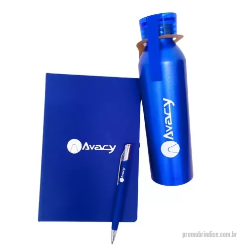 Kit personalizado - Kit com Caderneta Emborrachada 21,20 x 14 com porta caneta elástico em nylon, marcador de página em cetim e fita elástica de nylon para fechar,  Garrafa em Alumínio reciclável de 600ml com tampa em plástico e alça emborrachada e caneta Esferográfica em alumínio com acabamento emborrachado, clipe de meta e escrita em azul.