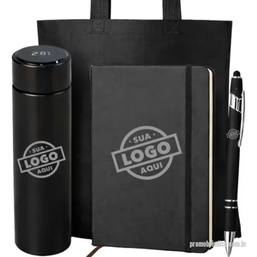 Kit personalizado - Acompanha uma Caneta Metal Touch executiva de luxo feita em metal fosca facilitando para que você possa escrever todas as suas anotações perfeitamente.  Garrafa Térmica inox de 500 ML  Caderneta de couro sintético, 21x14 marcador de página em cetim e fita elástica para fechar. Contém aproximadamente 78 folhas amareladas sem pauta.  Sacola de tnt com costura termo selada.