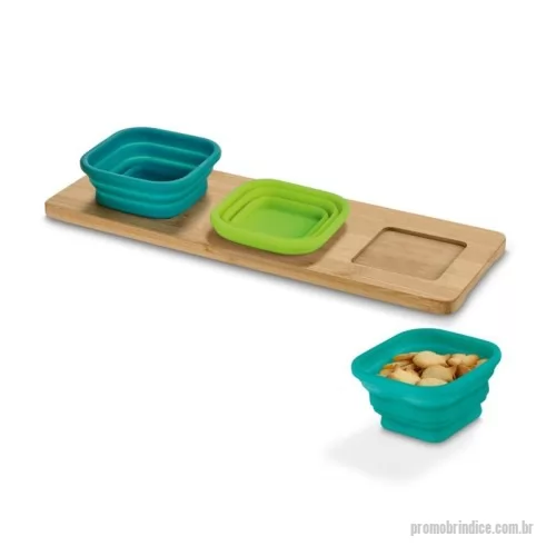 Kit pestiqueira personalizado - Petisqueira em bambu com 3 potes em silicone. Pote: 87 x 87 x 50 mm | Base: 300 x 105 x 9 mm | Caixa: 310 x 110 x 28 mm
