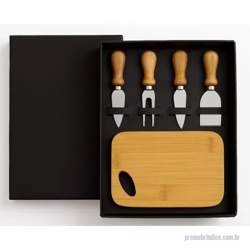 kit queijo personalizado - Kit queijo com tábua e acessórios para queijo, em caixa de papel kraft