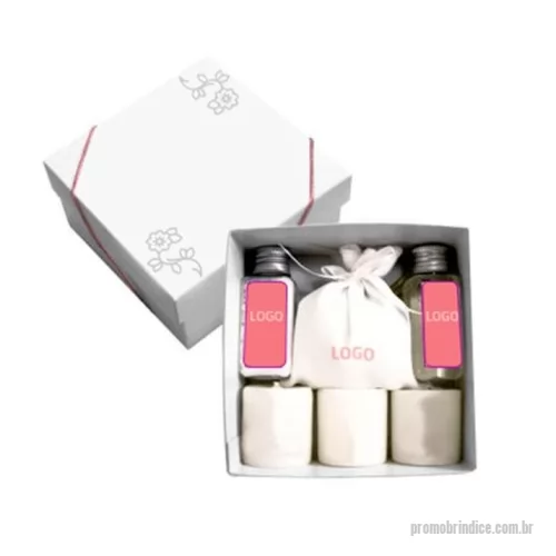 Kit relaxamento personalizado - Linda opção para presente corporativo, brindes promocionais para o público feminino. Personalize os itens com a sua marca. Kit Relax Aromatizador Contén: 3 Velas Redondas Prosperidade, Amor e Sucesso 1 Sachê 1 Sal Grosso 50g 1 Mini Aromatizador 40ml 1 Caixa Duplex Branca Entre em contato, informe o seu CNPJ