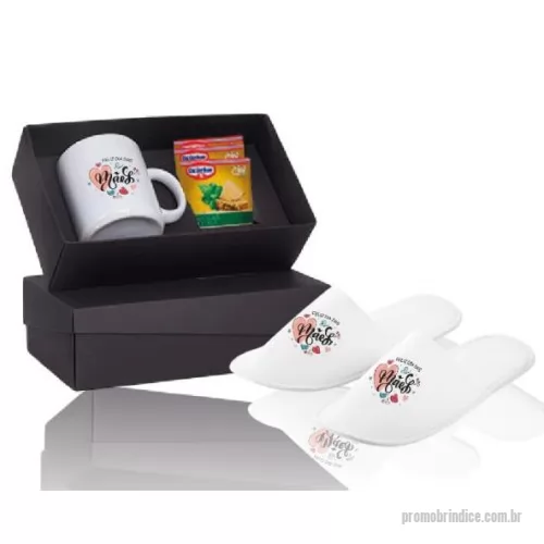 Kit relaxamento personalizado -   O Kit Contem:  Caneca de cerâmica personalizável 3 sachês de chá Dr. Oetker Chinelos de quarto unissex em poliéster Caixa duplex  ________________________________________________________________  * Consulte quantidade mínima *Confira opções de personalização *Imagem meramente ilustrativa *Na falta de algum item, pode ser substituído, sob consulta, por outro de igual valor e qualidade.   Entre em contato, informe o seu CNPJ Atendimento somente para Empresas