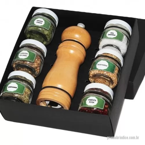 Kit tempero personalizado - Kit tempero Personalizado D1312 com sua logomarca. 20 anos ajudando a cotar Brindes Promocionais com várias empresas num único clique. Kit Tempero personalizado em caixa de papel, Moedor e 6 Potes com temperos e pimentas.Kit Tempero personalizado em caixa de papel, Moedor e 6 Potes com temperos e pimentas.Kit tempero Personalizado, 149166, Design Promo Kits Corporativos. Clique e Cote no Portal PromoBríndice!