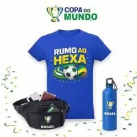 Kit Carnaval 3 Peças </br> Kit Torcedor Copa do Mundo - Vai Brasil </br> Contém: </br> 1 Pochete de Poliéster com três compartimentos bem distribuídos, ela oferece um bolso traseiro seguro e de fácil acesso, um bolso central com rede interna para separar e organizar itens, além de um bolso frontal ideal para objetos menores. Com alça de nylon ajustável para se adaptar a cada pessoa. - Gravação em Silk screen 1 cor (POC013) </br>  1  Squeeze Alumínio com Acabamento Matt. Com tampaem PP mosquetão rosqueável. Capacidade até 800 ml. Food grade. ø73 x 259 mm. - Gravação em Silk screen 1 cor (SQM052) </br> 1 Camiseta unissex de corte regular em malha 100% polyester fiado (135 g/m2) com fio 30/1 polyester. Com gola em ribana 1,5x1,5 com fita de reforço e com costura dupla nas mangas, barra de fundo e laterais. Tamanhos: P, M, G, GG - Gravação em Transfer Colorido (CMS006) </br> * Verificar cores de produtos Disponíveis.