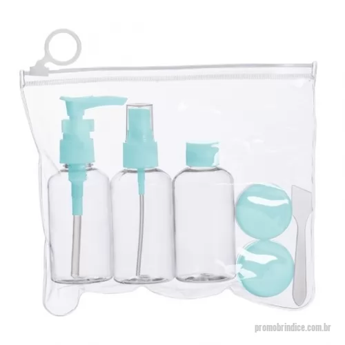 Kit viagem personalizado - Kit viagem 6 peças em estojo ziplock. Contém frasco de 80ml com tampa spray; frasco de 80ml com tampa rosqueável; frasco de 80 ml com tampa pump; 2 potes de 10ml com tampa rosqueável e mini espátula fosca. Frascos plásticos e estojo em pvc com puxador plástico.