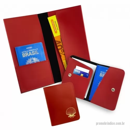 Kit viagem personalizado - Kit Viagem – KV6 pode ser confeccionado em couro ou sintético nobre diversas opções de materiais e cores (modelo da foto foi confeccionado no sintético bidim vermelho. Possui dois itens PP7 com local para cartões e aba para passaporte + PVH2 com locais para passaporte ou cartões e aba lateral para voucher. Personalização com gravação em baixo relevo ou silkscrem 1 cor.