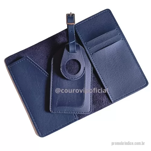 Kit viagem personalizado - Couro / Sintético  Contém: Nécessaire + Porta Voucher + Tag de Bagagem 