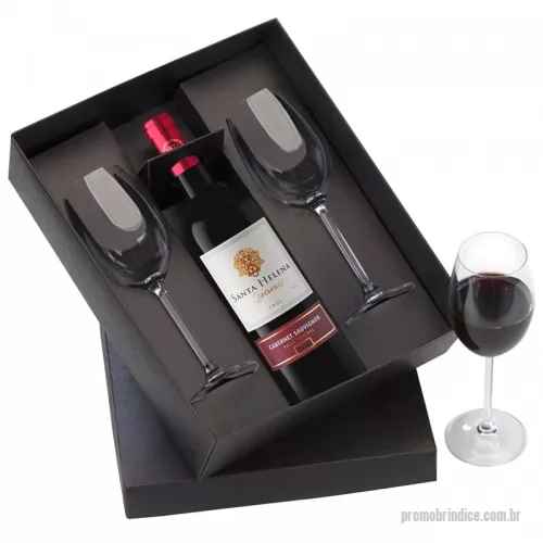 Kit vinho personalizado - Kit vinho Acompanha 1 garrafa de vinho de 750ml e 2 taças de 350ml. *Verificar cardápio de vinho disponível em estoque.*  Embalagem personalizada cartonada para brinde promocional.