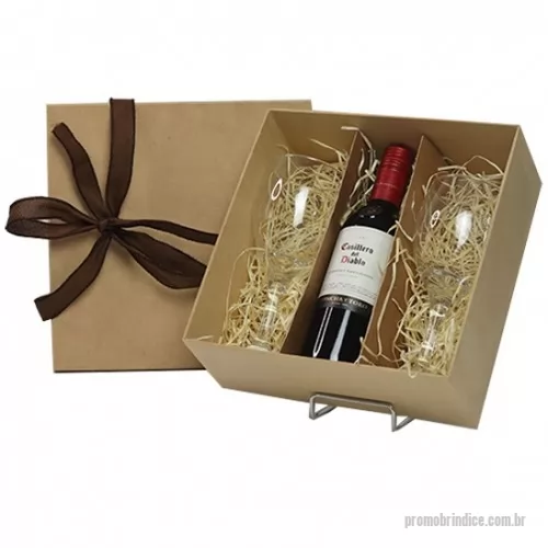 Kit vinho personalizado - DESCRIÇÃO: 1 CASILLERO DEL DIABLO RESERVA CABERNET SAUVIGNON 375ML 2 TAÇA IMPERATRIZ 350 ML 1 EMBALAGEM MDF