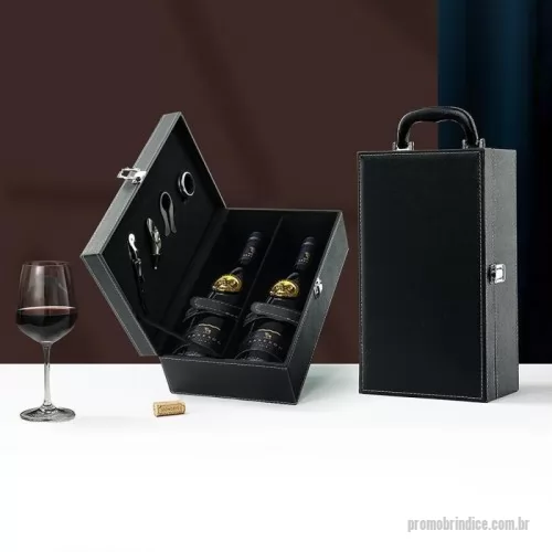 Kit vinho personalizado - Kit vinho 4 Peças em maleta de couro sintético com duas repartições para garrafas.