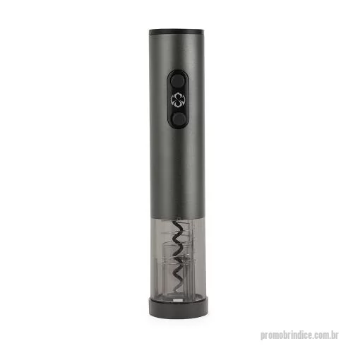 Kit vinho personalizado - Saca-rolhas elétrico com corpo formado por liga de alumínio, broca em inox com protetor em policarbonato, tampa protetora do compartimento de pilhas em plástico ABS, painel com iluminação em LED e botões emborrachados. Funciona com quatro pilhas AA (