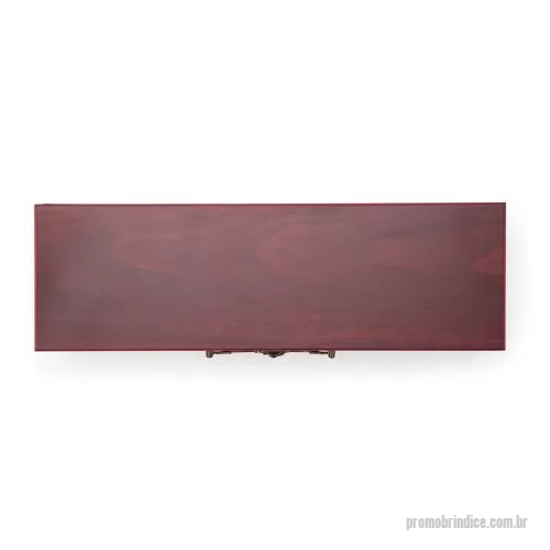 Kit vinho personalizado - Kit vinho composto por 4 itens: saca-rolhas de dois estágios em inox, anel corta-gotas (wine collar) em liga de zinco, com revestimento em feltro, bico dosador em liga de zinco, com detalhes em silicone, e tampa de bico em inox, com partes em zinco e
