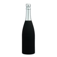 Kit Vinho 5 Peças – Elegância e Sofisticação em Cada Detalhe  Descrição: Kit vinho composto por cinco peças, acondicionadas em um estojo em formato de garrafa com fechamento imantado e interior em espuma moldada. Contém tampa de bico, bico condutor com tampa, saca-rolhas metálico três em um (com lâmina de corte e abridor de garrafa), wine collar e cortador de lacre.  Especificações: Altura: 32 cm Largura: 8,3 cm Circunferência: 26,5 cm Área de gravação: 20 x 6 cm Peso: 312 g  Um conjunto completo e refinado, ideal para apreciadores de vinho, brindes corporativos e ocasiões especiais.