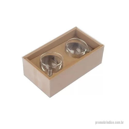 Kit xícara personalizado - Conjunto com 2 xícaras de vidro borossilicato com parede dupla e capacidade de até 60ml.  Acompanha apoios para copo em bambu e caixa presenteável em kraft com tampa em acetato.  Ideal para café expresso