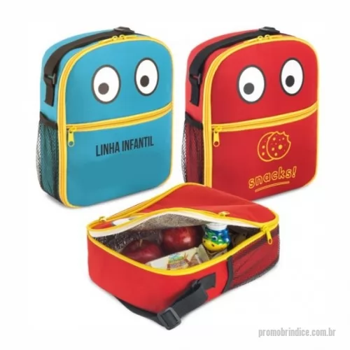 Lancheira personalizada - Lancheira Bolsa Infantil – LCH1 lancheira bolsa térmica para criança em Nylon 600 com bolso frontal, fechamento em zíper e bolso lateral em rede. Contém alça ajustável em webbing e tem capacidade até 3 L. Food grade. Duas opções de cores. Produto personalizável em silkscreen 1 cor. Tamanho Aproximado: 19 x 23 x 8 cm. Consulte disponibilidade.