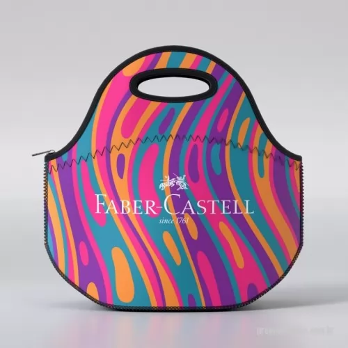 Lancheira personalizada - Lancheira Isoflex Promocional, Essa lancheira promocional é confeccionada em Isoflex um material mais espesso (5mm) e mais leve que o neoprene. A costura é feita em máquinas industriais com agulhas apropriados para um material mais delicado como o Isoflex.