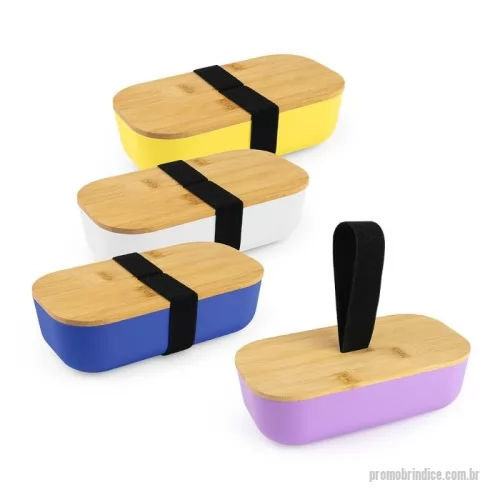 Lancheira personalizada - Lancheira plástica em RPET com tampa de bambu, possui alça elástica para fechamento. Capacidade de até 700ml. O recipiente pode ser utilizado no micro-ondas e na lava-louças, exceto a tampa.