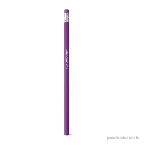 Lápis com Borracha personalizados - Lápis com borracha Personalizado.  Lápis HB com borracha, uma escolha excelente para brindes corporativos. Este lápis é certificado segundo a portaria Inmetro nº423 de 8 de outubro de 2021, assegurando sua qualidade e conformidade. Com dimensões de ø7 x 190 mm, é um brinde perfeito para qualquer empresa que deseja oferecer um presente útil e sofisticado. Ideal para distribuição como brindes para empresa, este lápis HB é uma forma elegante de representar o seu compromisso com a excelência