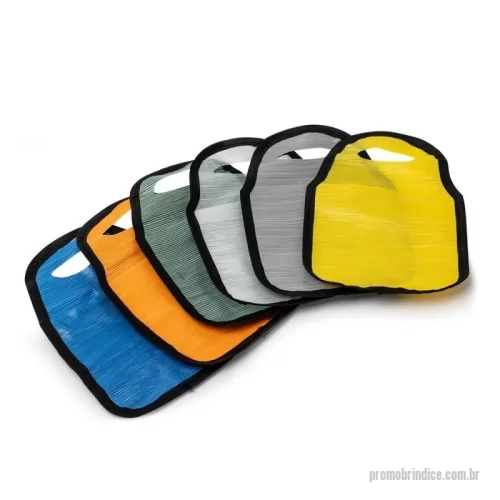 Lixo Car personalizado - Descrição: Para manter os carros sempre limpos e organizados, essa lixeira feita de plástico reciclável une praticidade e sustentabilidade. Compacta e resistente, ela é ideal para manter o interior do carro em ordem. Deixe cada viagem em uma experiência mais organizada e consciente, com uma solução simples que faz a diferença no dia a dia.  Altura :  27,5 cm  Largura :  19,5 cm  Medidas aproximadas para gravação (CxL):  13 cm x 13 cm  Peso aproximado (g):  14
