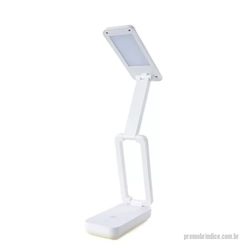 Luminária com cabo USB personalizada -  Luminária retrátil recarregável com 14 leds e funcionamento touch, material plástico. Contém três estágios de iluminação com regulagem de intensidade touch: luz fria (branca), luz quente (amarela) e luz mista (branca e amarela). Base com botão para ligar e desligar e área para encaixe na parte inferior. Acompanha uma bateria de lítio e cabo USB para carregamento.