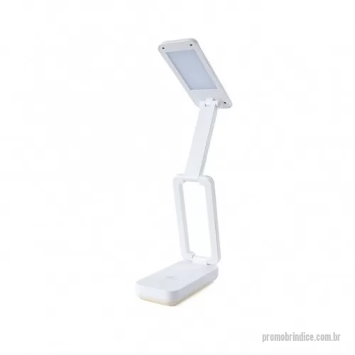 Luminária personalizada - Luminária retrátil recarregável com 14 leds e funcionamento touch, material plástico. Contém três estágios de iluminação com regulagem de intensidade touch: luz fria (branca), luz quente (amarela) e luz mista (branca e amarela). Base com botão para ligar e desligar e área para encaixe na parte inferior. Acompanha uma bateria de lítio e cabo USB para carregamento