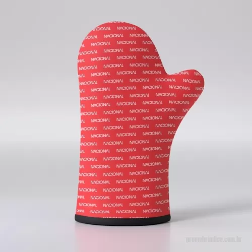 Luva térmica personalizada - A luva térmica personalizada para cozinha é usada para proteger sua mão de altas temperaturas ao apanhar uma travessa no forno. Um ótimo brinde para campanha e eventos relacionados a culinária. Confeccionada em neoprene de 3mm de espessura, ela é térmica, flexível e lavável