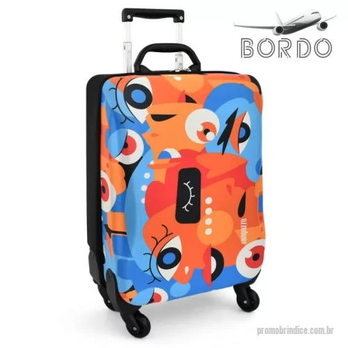 Mala de Bordo personalizada - Mala de BORDO (medidas oficiais ANAC) com 4 rodinhas fabricada em E.V.A resistente (não racha) termomoldado, revestida em malha de helanca para dar acabamento e agregar qualidade. É opção certeira para empresas que buscam valorizar sua campanha promocional presenteando seus clientes e influenciadores com um produto personalizado útil e prático, já que as suas quatros rodinhas facilitam o transporte e minimizam esforços durante o trajeto.  Pode ter função de mala de bordo para viagem  ou até mesmo de mostruário de produtos. Sua marca pode ser representada nesta mala através da gravação em alto relevo ou através da aplicação de estampas em um transfer que permite alta qualidade e uma infinita possibilidade de cores.