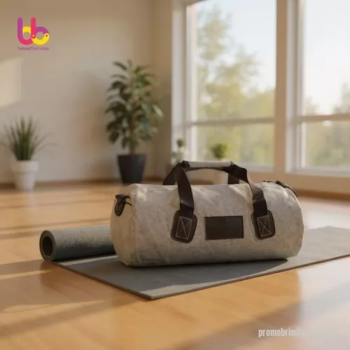 Mala de Bordo personalizada - MALA REDONDA 52X26X24  EM NYLON MESCLA  FORRADA  COM NYLON 240 COM ZIPER 8   NA ABERTURA PRINCIPAL E  1 BOLSOS SUPERIOR ,  ALÇA DE OMBRO E MAO  EM FITA DE NYLON 40MM,  3 BOLSOS INTERNOS EM TELA  COM ACABAMENTO INTERNO  EM GORGORAO BONEON