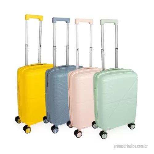 Mala de viagem personalizada - Projetada para oferecer praticidade e conforto, esta mala une o plástico resistente a um design exclusivo. Perfeita para qualquer viagem, ela apresenta um interior inteligente com divisória equipada com bolso em tela e cinta compressora, garantindo organização e segurança para os seus pertences. Com 4 rodas com giro 360°, proporciona locomoção suave em qualquer direção. O puxador ergonômico ajustável, a alça de mão e o cadeado TSA agregam proteção, mobilidade e facilidade no manuseio.