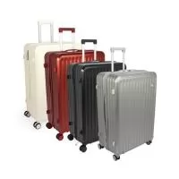 Pensada para tornar as viagens mais práticas e confortáveis, esta mala combina estrutura resistente com design exclusivo e espaço para personalização. Leve e ideal para acompanhar suas viagens, ela conta com espaço interno com divisória, que contém bolso em tela e outro espaço com cinta compressora para manter tudo no lugar. Além disso, conta com 4 apoios laterais para descanso e 4 rodas com giro 360°, oferecendo facilidade de locomoção em qualquer direção. Seu puxador ergonômico ajustável, 2 alças de mãos e cadeado TSA garantem máxima proteção e mobilidade. A escolha perfeita para quem busca uma mala espaçosa, fácil de manusear e que proporciona praticidade e segurança durante as viagens.