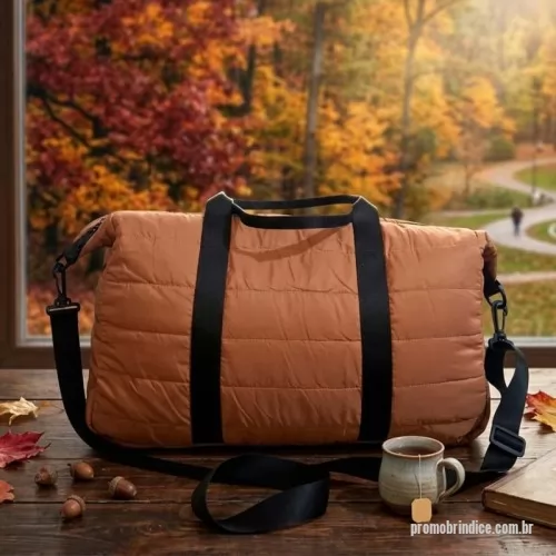 Mala personalizada - Mala em puffer com fechamento em zíper, acabamento interno em viés borneon, alças de mão em fita e alça de ombro regulável em fita chique com mosquetões, permitindo colocar e retirar a alça conforme a necessidade. Modelo leve, moderno e estruturado, ideal para viagens academia, eventos e uso corporativo personalizado.  Medidas: Comprimento: 33cm Altura: 42cm Largura: 18cm