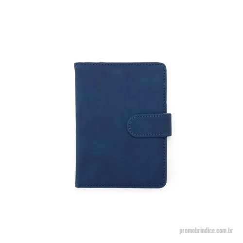 Manta personalizada - Porta-passaporte com tecnologia RFID. Couro sintético, quatro compartimentos para cartões, três bolsos, dois espaços para SIM, fechamento imantado.