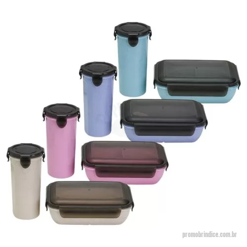 Marmita personalizada - Kit com copo salada de 500ml e marmita hermética de 1L com divisórias, garfo e faca feitos em fibra de bambu. A combinação ideal para as refeições do dia a dia. Feitos em PP atóxico e livres de BPA, são totalmente seguros para alimentos. Ambos são equipados com travas de segurança e supervedação, permitindo que leve-os para qualquer lugar sem riscos de vazamentos. O copo possui escala de medição até 500 ml e sua tampa ainda serve como porta copo, enquanto a marmita contém três divisórias internas que mantêm os sabores separados e controlam as porções, facilitando a montagem de uma dieta equilibrada.