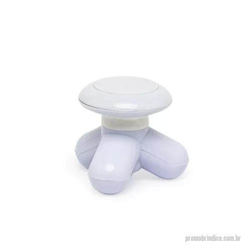 Massageador personalizado - Feito para aliviar tensões musculares, nosso massageador é bastante eficiente e relaxante. Produzido em plástico leve e resistente, possui funcionamento versátil, sendo possível optar por usar o cabo USB ou 3 pilhas AAA, proporcionando mais flexibilidade na hora de usá-lo. Um excelente massageador para aumentar a qualidade de vida e dar um toque de conforto ao dia a dia.