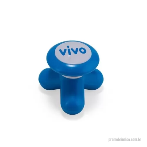 Massageador personalizado - O massageador que alivia tensões musculares de forma eficiente e relaxante. Feito de plástico leve e resistente, oferece flexibilidade com opções de alimentação via cabo USB ou 3 pilhas AAA. Ideal para aumentar a qualidade de vida e ser uma alternativa para relaxar na correria do dia a dia.