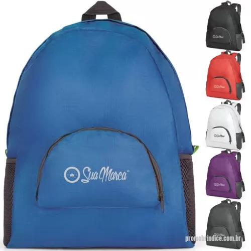 Mochila dobrável personalizada - Mochila compacta e leve fabricada em material resistente tipo ripstop. Possui bolso frontal para fácil acesso e dois bolsos laterais em tela para maior praticidade. Design dobrável que facilita o transporte e armazenamento. Capacidade de até onze litros.