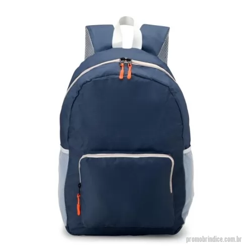 Mochila dobrável personalizada - Funcional e resistente à água, nossa mochila dobrável de 23 litros é perfeita para qualquer momento! Feita em nylon, ela se transforma em um estojo compacto quando não está em uso, ocupando pouco espaço nos ambientes. Ao ser aberta, vira uma mochila espaçosa com dois compartimentos, sendo o principal para notebooks de até 14 polegadas, bolsos laterais em malha e um bolso frontal, ideal para quem precisa de versatilidade, praticidade em uma só peça.