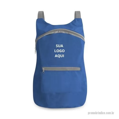 Mochila dobrável personalizada - A Mochila Dobrável é prática e versátil, ideal para quem busca funcionalidade sem ocupar espaço. Produzida em 210D poliéster ripstop, é resistente e leve, perfeita para viagens, passeios ou uso diário. Com capacidade de 8 L, possui 1 compartimento principal e 1 bolso frontal com zíper, garantindo organização e praticidade. Quando não está em uso, pode ser facilmente dobrada e guardada, ocupando pouquíssimo espaço. Disponível em uma variada gama de cores, é um brinde corporativo moderno e útil, que pode ser personalizado com o logo da sua empresa.  Dimensões:  Aberta: 295 x 415 x 110 mm  Dobrada: 160 x 130 mm